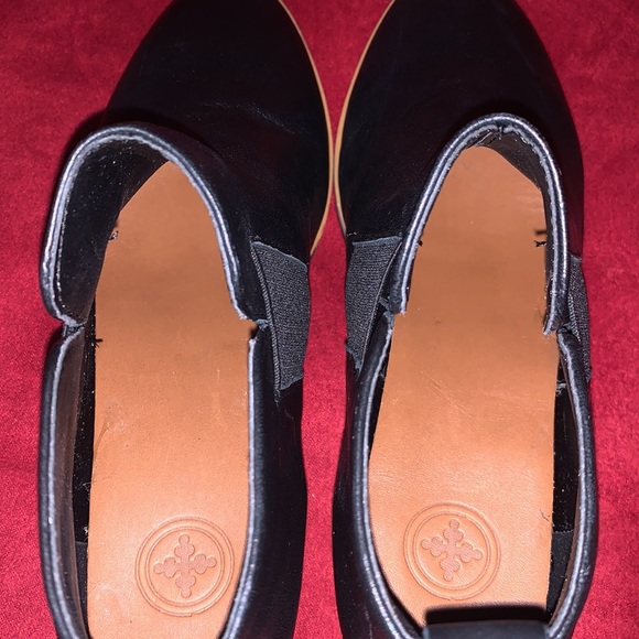 Charleston Shoe Co Middleton Black Leather Booties Sz 6 - Picture 5 of 10